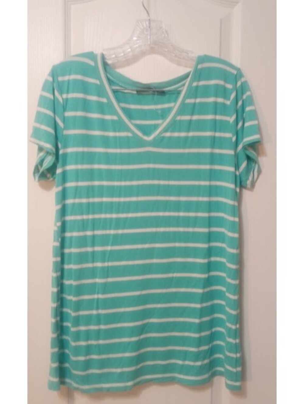 Shelia Rose Mint Striped V‑Neck Tee | Size 2X NWOT